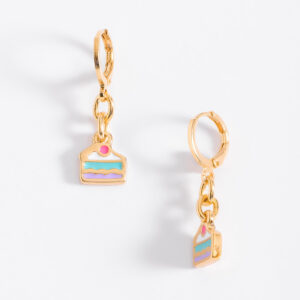 🎂✨ Aretes en Forma de Pastel con Baño de Oro y Esmalte Colorido